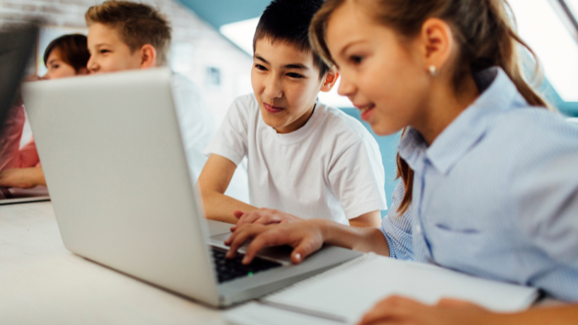 Sigma Educação e o avanço da inteligência artificial nas escolas: o que realmente está mudando na aprendizagem? Sigma Educação e Tecnologia Ltda